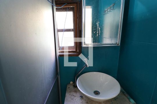 Banheiro de casa para alugar com 2 quartos, 60m² em Pompeia, São Paulo