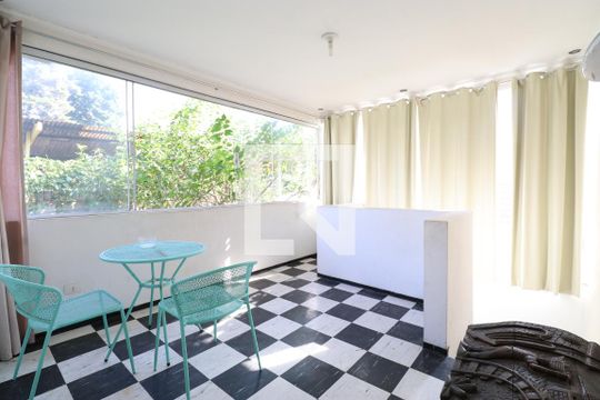 Cozinha de casa para alugar com 2 quartos, 60m² em Pompeia, São Paulo