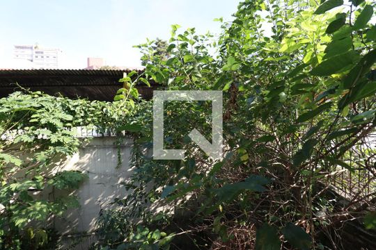 Vista da cozinha de casa para alugar com 2 quartos, 60m² em Pompeia, São Paulo