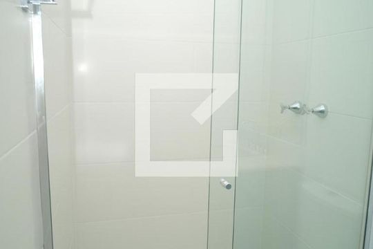 Banheiro de apartamento para alugar com 1 quarto, 51m² em Jardim Vera Cruz, São Paulo