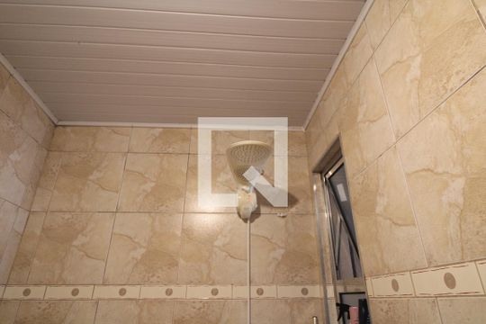 Chuveiro banheiro comum de casa à venda com 3 quartos, 300m² em Jardim Santo Antoninho, São Paulo