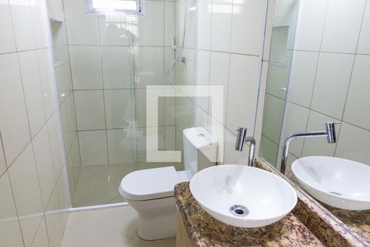 Banheiro de apartamento à venda com 2 quartos, 50m² em Conjunto Habitacional Padre Manoel de Paiva, São Paulo