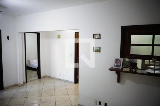 Sala de casa à venda com 4 quartos, 213m² em Anil, Rio de Janeiro