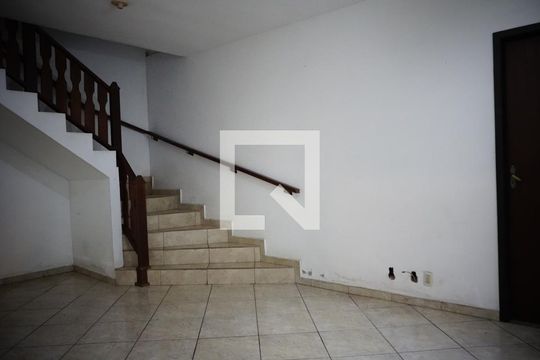 Sala de casa à venda com 4 quartos, 213m² em Anil, Rio de Janeiro