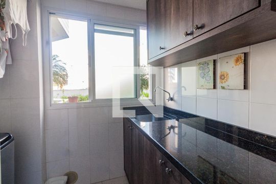 Cozinha de apartamento para alugar com 2 quartos, 74m² em Campinas, São José