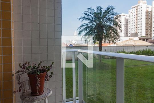 Varanda da Sala de apartamento para alugar com 2 quartos, 74m² em Campinas, São José