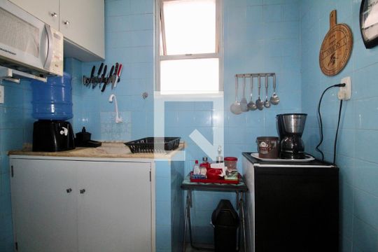 Cozinha de apartamento para alugar com 1 quarto, 45m² em Graça, Salvador