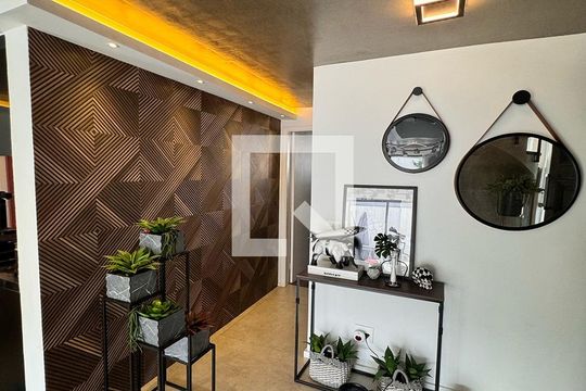 Casa à venda com 3 quartos, 192m² em Jardim Aeroporto, São Paulo