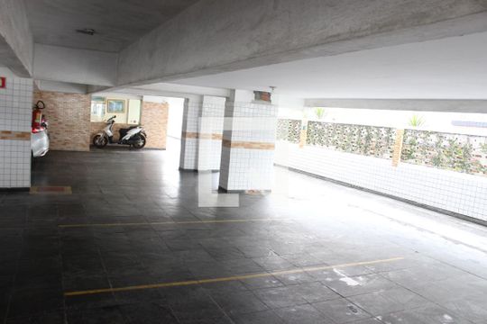 Garagem de apartamento para alugar com 1 quarto, 50m² em Centro, São Vicente