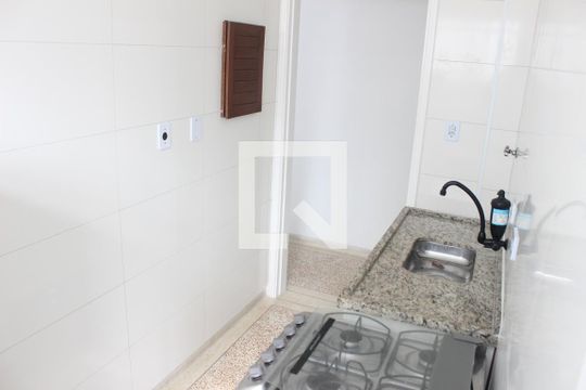 Cozinha de apartamento para alugar com 1 quarto, 50m² em Centro, São Vicente