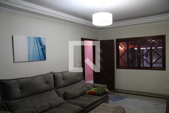 Casa para alugar com 3 quartos, 200m² em Vila Galvão, Guarulhos