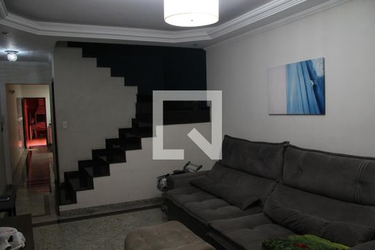 Sala de casa para alugar com 3 quartos, 200m² em Vila Galvão, Guarulhos