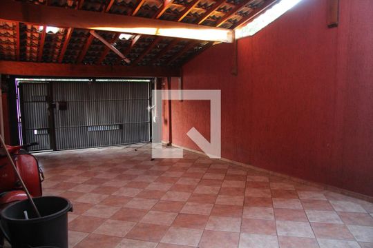 Garagem de casa para alugar com 3 quartos, 200m² em Vila Galvão, Guarulhos
