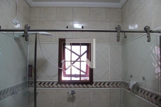 Banheiro da Suíte 01 de casa para alugar com 3 quartos, 200m² em Vila Galvão, Guarulhos