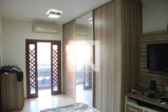 Suíte 01 de casa para alugar com 3 quartos, 200m² em Vila Galvão, Guarulhos