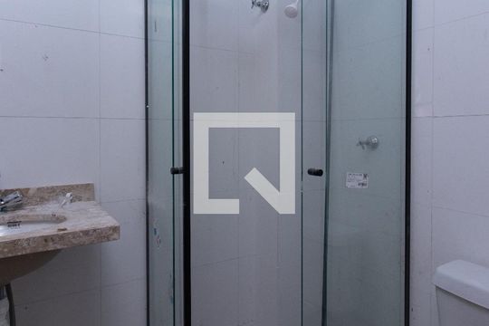 Banheiro da Suíte de apartamento para alugar com 2 quartos, 45m² em Vila Maria Alta, São Paulo