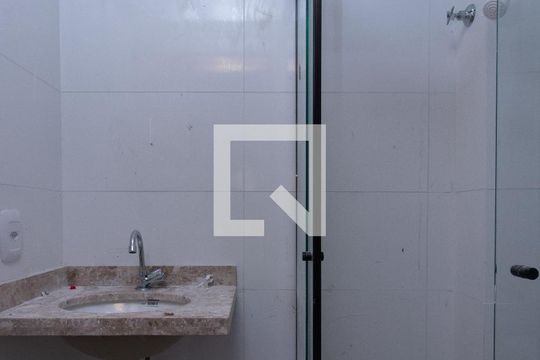 Banheiro da Suíte de apartamento para alugar com 2 quartos, 45m² em Vila Maria Alta, São Paulo