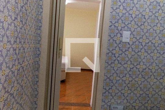 Banheiro de apartamento para alugar com 1 quarto, 42m² em Centro, Niterói
