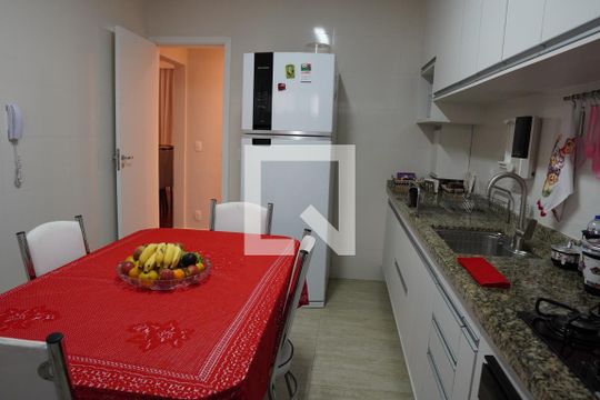 Cozinha de apartamento à venda com 3 quartos, 166m² em Cerqueira César, São Paulo