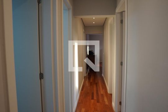 Corredor de apartamento à venda com 3 quartos, 166m² em Cerqueira César, São Paulo