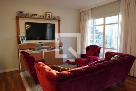 Apartamento à venda com 3 quartos, 166m² em Cerqueira César, São Paulo
