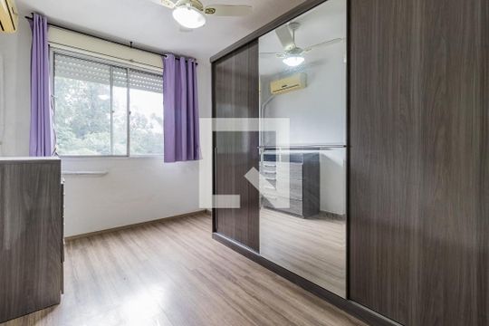 Dormitório de apartamento para alugar com 2 quartos, 54m² em Jardim Itu, Porto Alegre