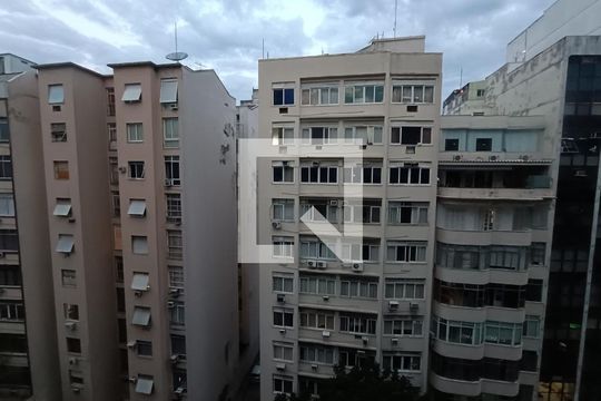 Sala vista  de apartamento para alugar com 4 quartos, 278m² em Copacabana, Rio de Janeiro