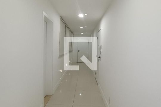 Corredor  de apartamento à venda com 4 quartos, 278m² em Copacabana, Rio de Janeiro