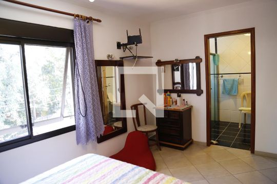 Suíte 1 de casa para alugar com 4 quartos, 135m² em Parque Sao Domingos, São Paulo
