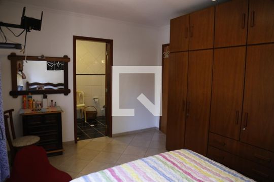 Suíte 1 de casa para alugar com 4 quartos, 135m² em Parque Sao Domingos, São Paulo