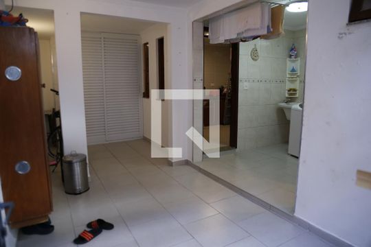 Área de Serviço de casa para alugar com 4 quartos, 135m² em Parque Sao Domingos, São Paulo