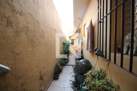 Quintal  de casa à venda com 3 quartos, 300m² em Jardim das Palmas, São Paulo