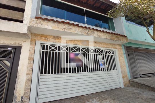 Fachada de casa à venda com 3 quartos, 209m² em Parque Gerassi, Santo André