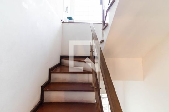Escadas de casa de condomínio à venda com 5 quartos, 354m² em São Francisco, Niterói