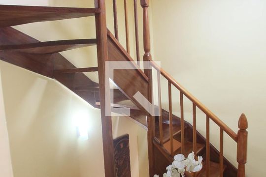 Escada de casa de condomínio à venda com 3 quartos, 87m² em Taquara, Rio de Janeiro