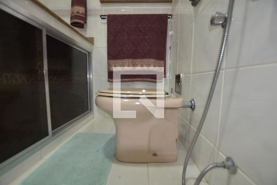 Banheiro de apartamento para alugar com 3 quartos, 80m² em Vila da Penha, Rio de Janeiro