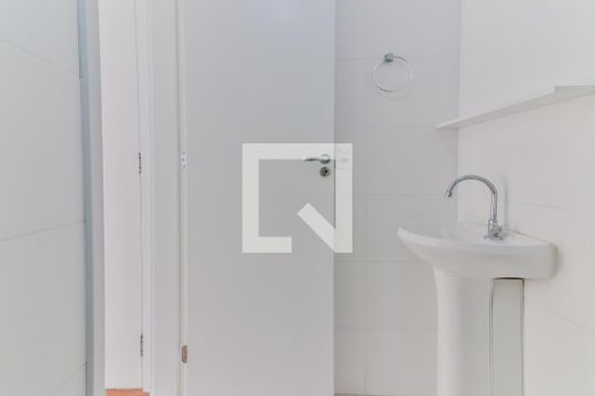 Banheiro de apartamento para alugar com 1 quarto, 32m² em Ferreira, São Paulo
