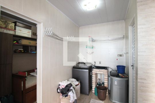 Área de Serviço de casa para alugar com 2 quartos, 300m² em Jardim Sao Nicolau, São Paulo