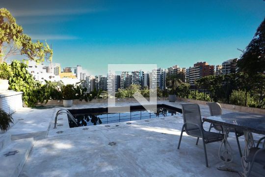 Varanda / Quintal / Piscina de casa de condomínio à venda com 3 quartos, 330m² em Jardim Vitoria Regia, São Paulo