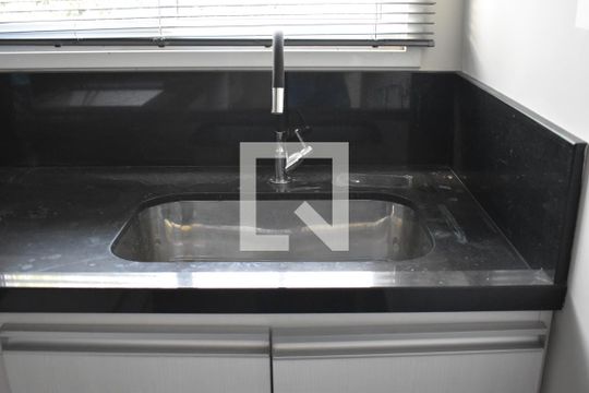Cozinha de apartamento para alugar com 2 quartos, 53m² em Pilarzinho, Curitiba