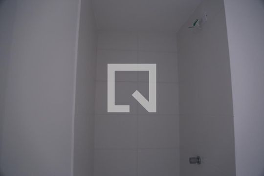 Banheiro de apartamento para alugar com 2 quartos, 42m² em Piqueri, São Paulo