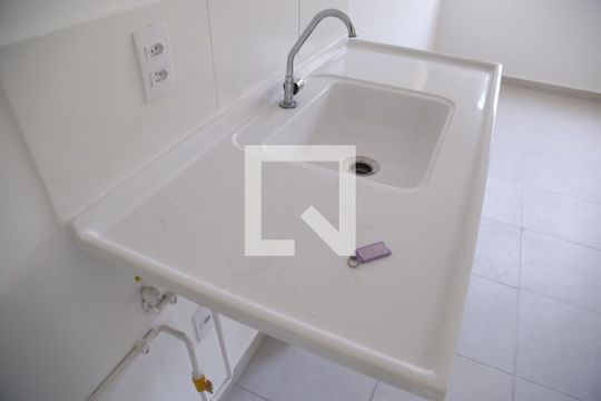 Cozinha de apartamento para alugar com 2 quartos, 42m² em Piqueri, São Paulo