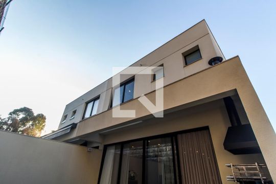 Fachada de casa de condomínio para alugar com 3 quartos, 152m² em Tanquinho, Santana de Parnaíba