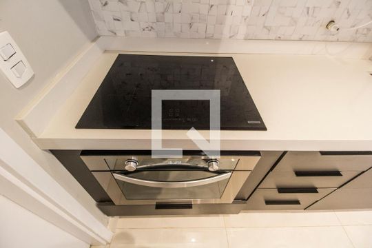 Detalhe da cozinha de casa de condomínio para alugar com 3 quartos, 152m² em Tanquinho, Santana de Parnaíba