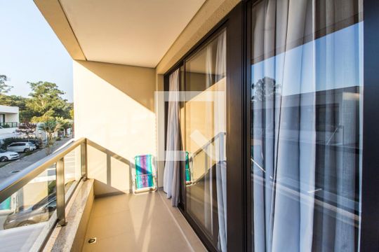 Varanda Suíte 1 de casa de condomínio para alugar com 3 quartos, 152m² em Tanquinho, Santana de Parnaíba