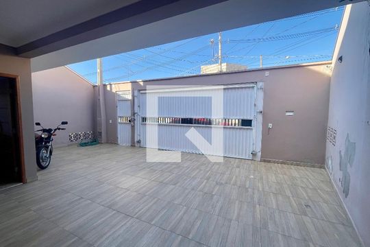 Garagem de casa à venda com 4 quartos, 159m² em Vila Vianelo, Jundiaí