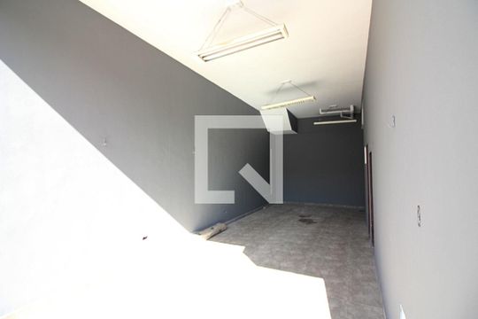 Garagem de casa para alugar com 4 quartos, 216m² em Nova Petrópolis, São Bernardo do Campo