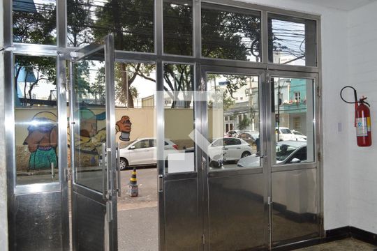 Entrada de apartamento à venda com 1 quarto, 30m² em Liberdade, São Paulo