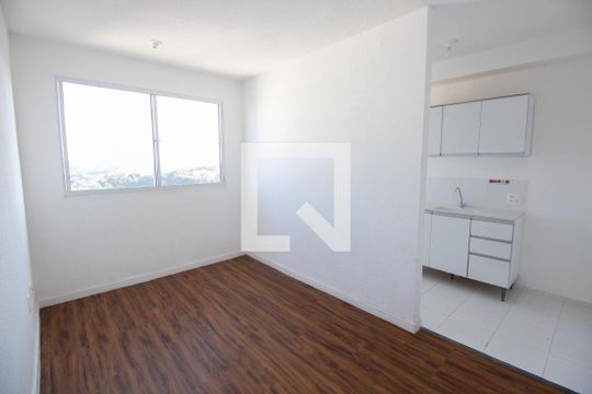 Apartamento para alugar com 2 quartos, 42m² em Jardim do Lago, Osasco
