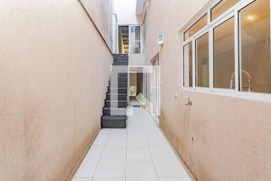 Quintal de casa à venda com 4 quartos, 216m² em Parque Bristol, São Paulo